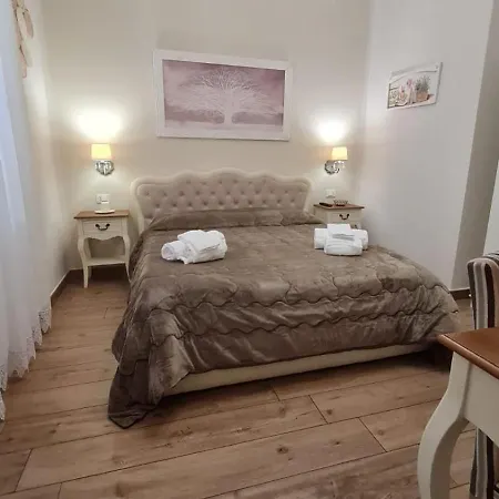 Diamantea Oda ve Kahvaltı 4*