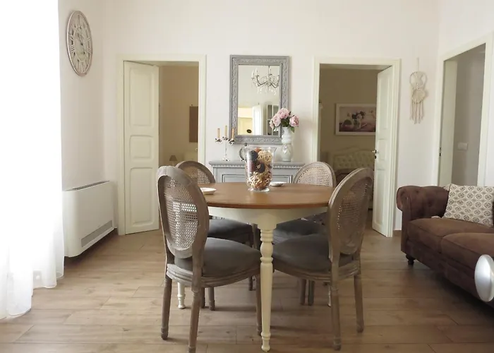 Diamantea לינה וארוחת בוקר 4*